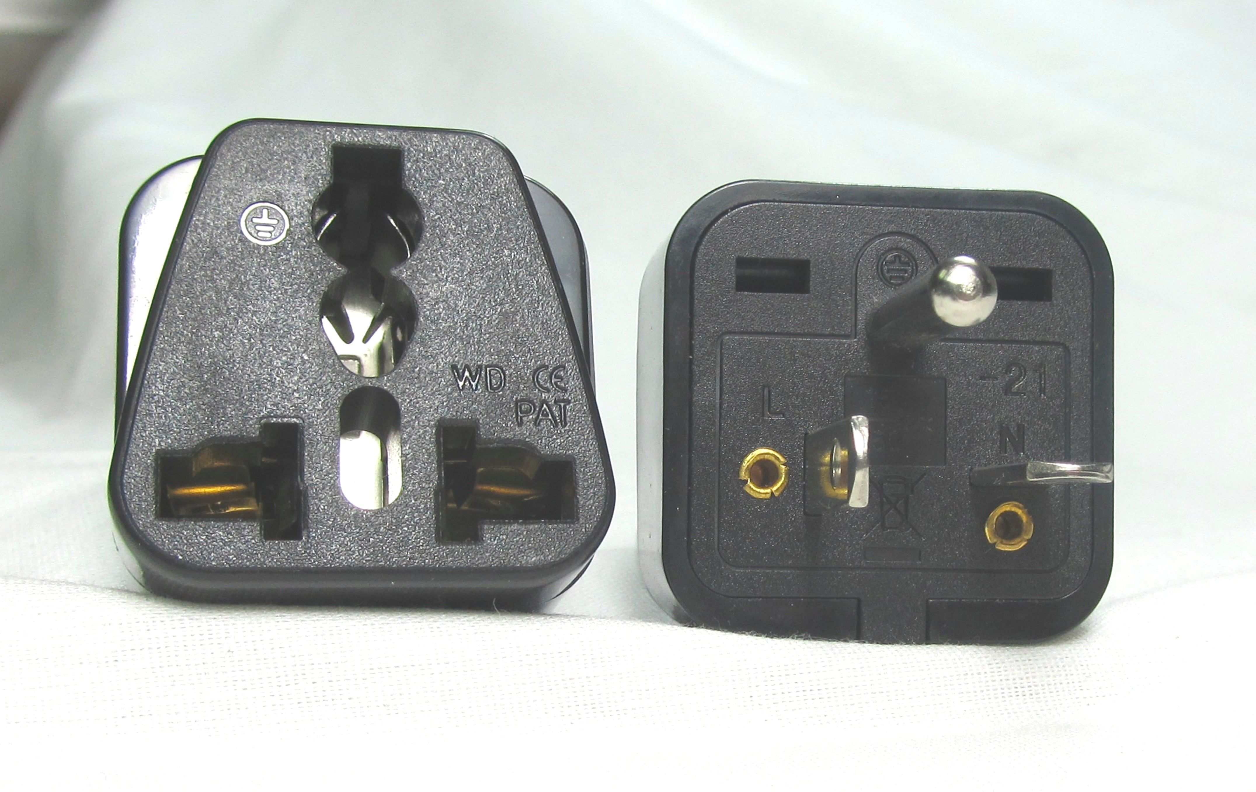 ADM-7782, ADAPTER, AC PLUG, EURO/US2-PRONG TO NEMA 6-15P